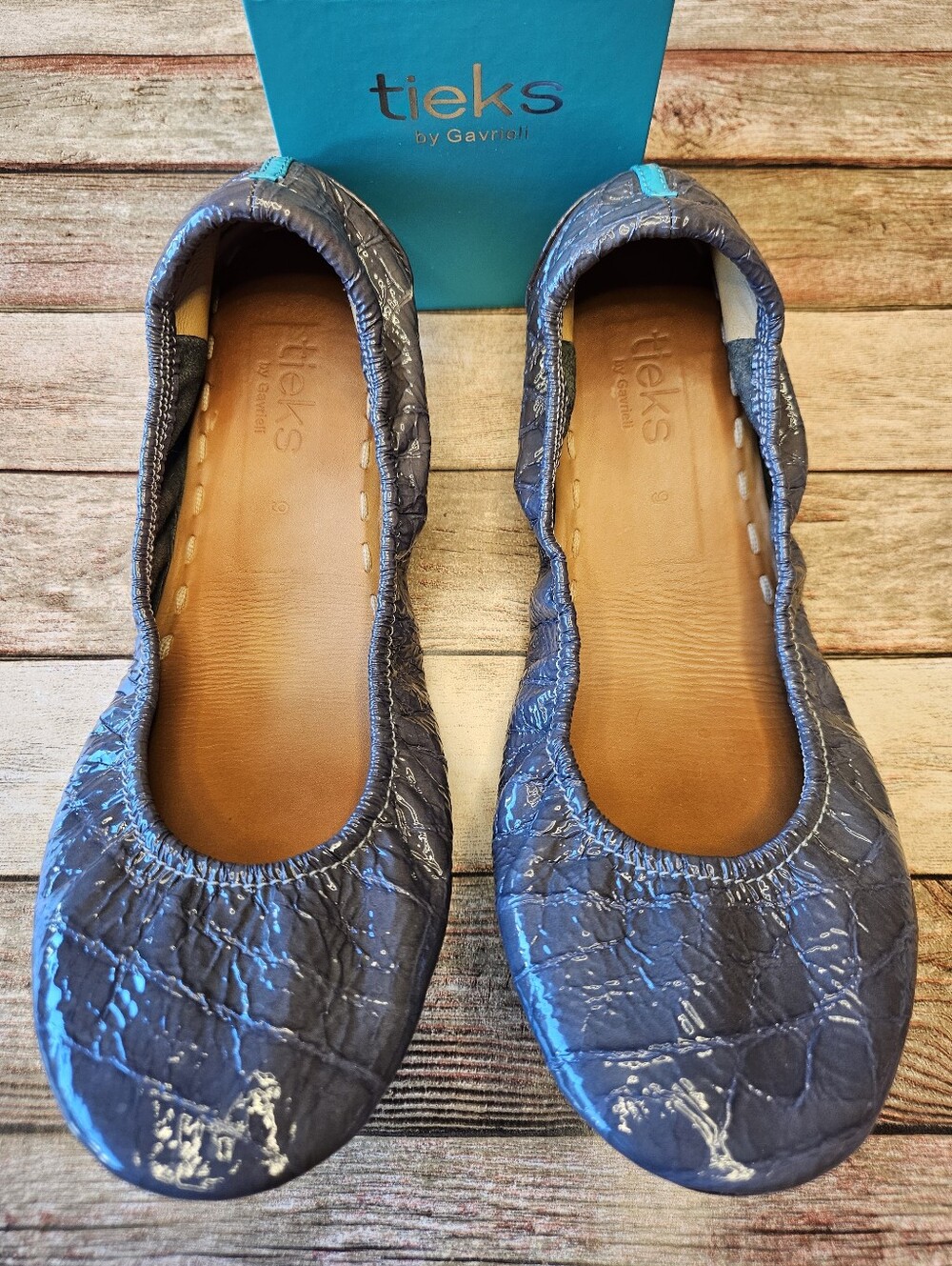 Tieks Slate Gray Croc Ballet Flats in a size 9